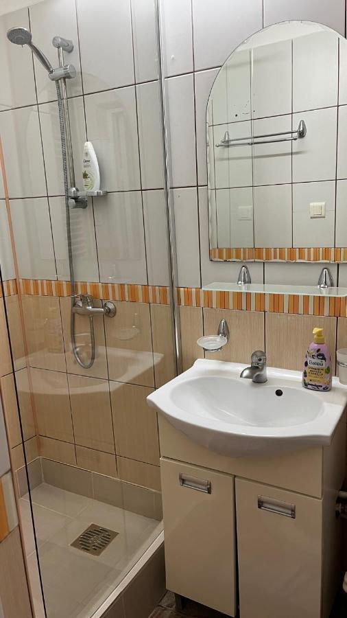 Linna Apartament 加拉茨 外观 照片